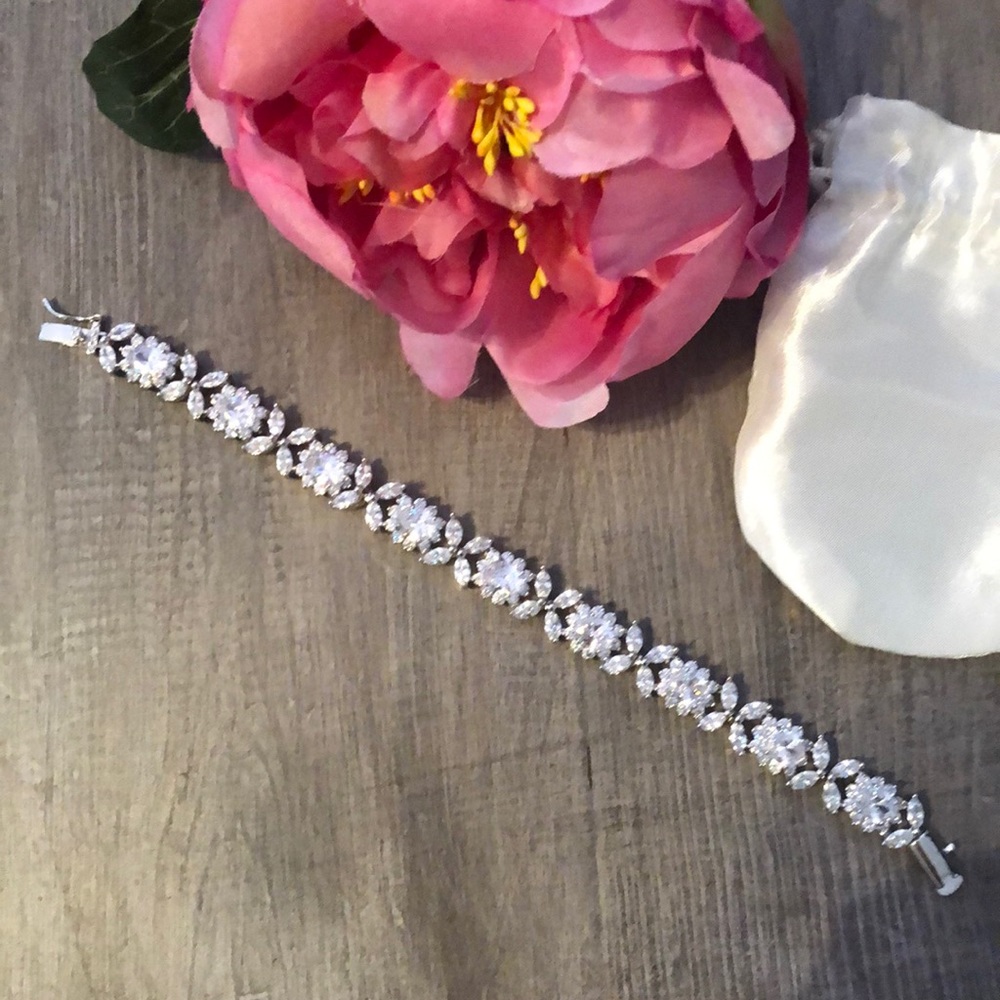 Embellished Bracelet in Silver with Crystals